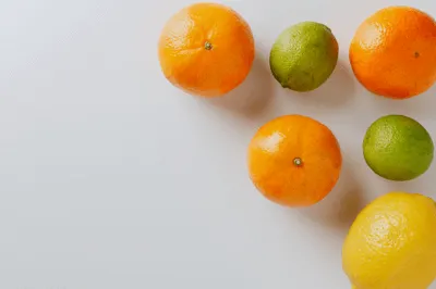 Oranges and lemons on the table
